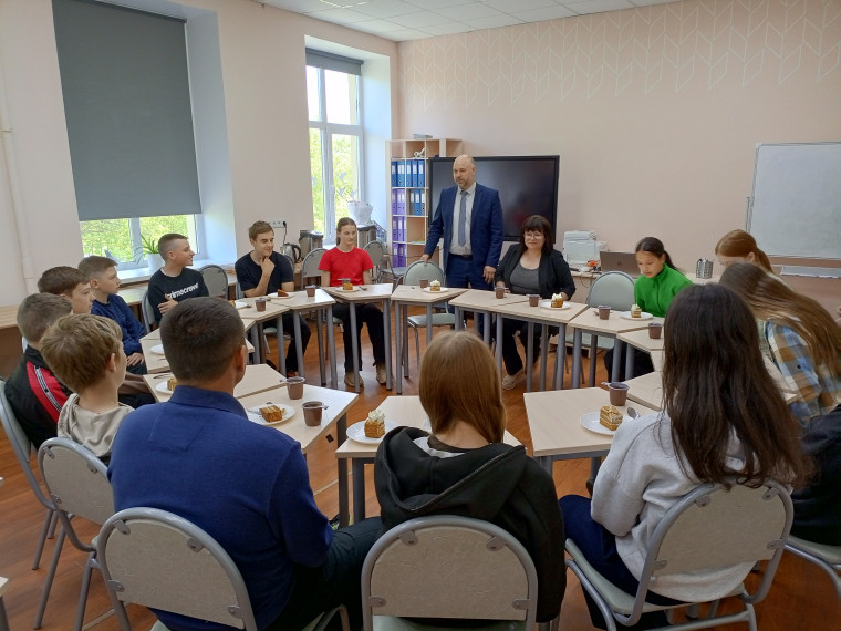 Участники ШСК &amp;quot;Юность&amp;quot; встретились с первым заместителем главы Одесского муниципального района А.Н. Гардер.